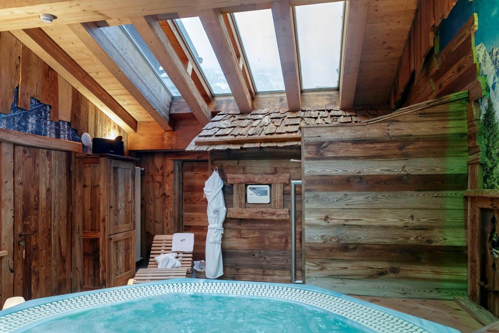Chalet Matterhorn Francois - Central Ski Chalet With Spa And Breakfast, 100Mt Lift Breuil-Cervinia Exterior photo
