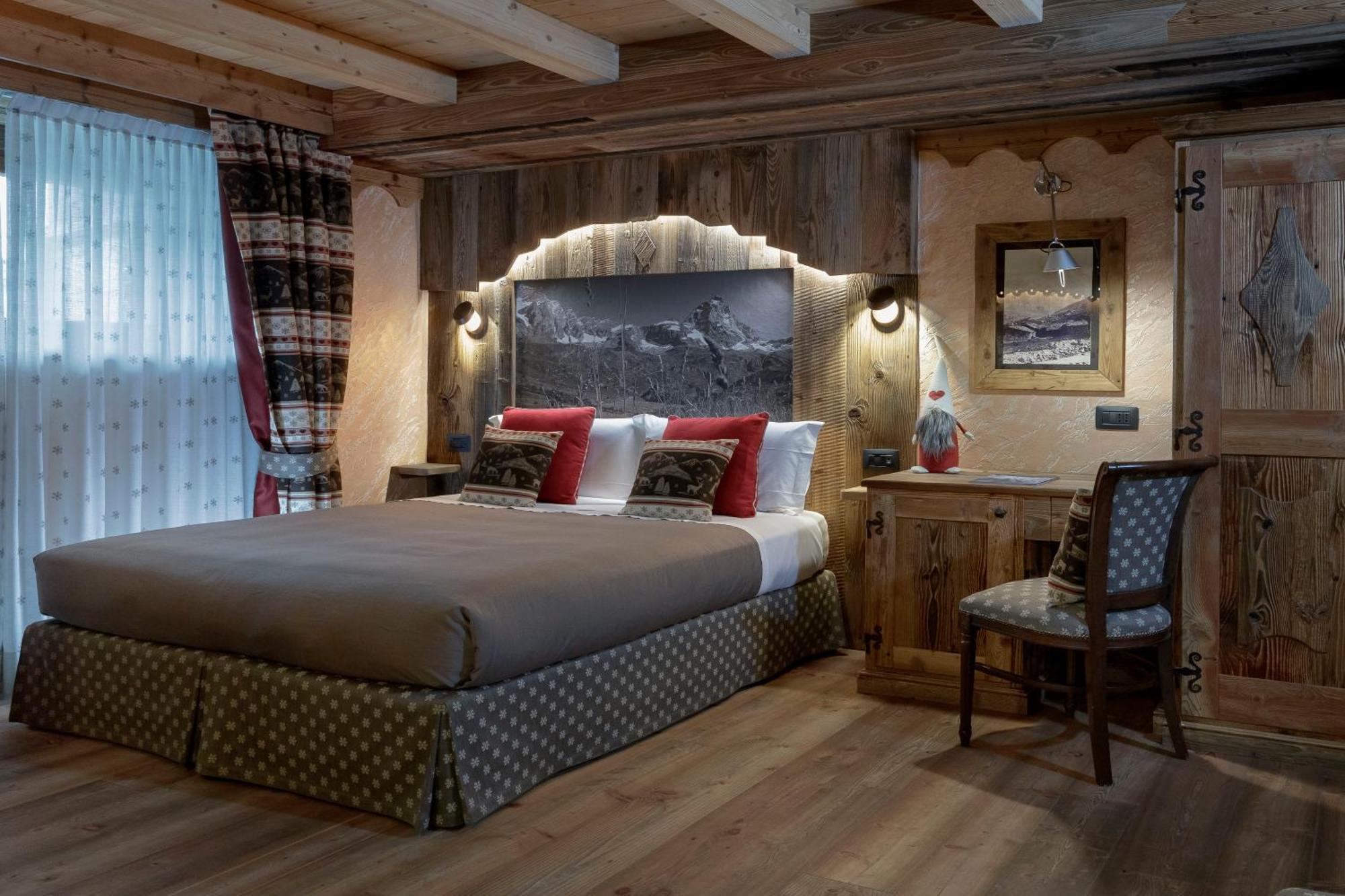 Chalet Matterhorn Francois - Central Ski Chalet With Spa And Breakfast, 100Mt Lift Breuil-Cervinia Exterior photo