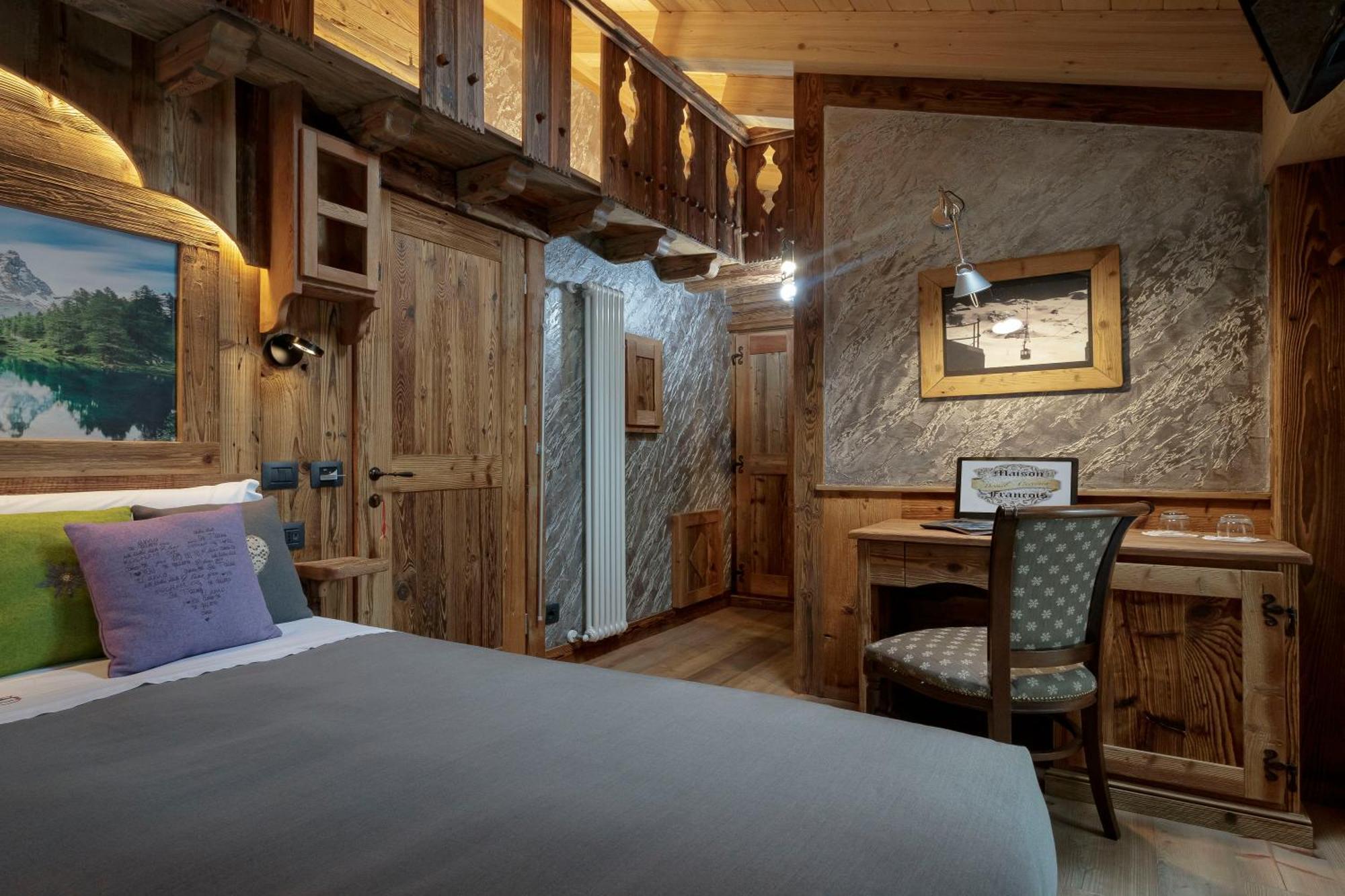 Chalet Matterhorn Francois - Central Ski Chalet With Spa And Breakfast, 100Mt Lift Breuil-Cervinia Exterior photo